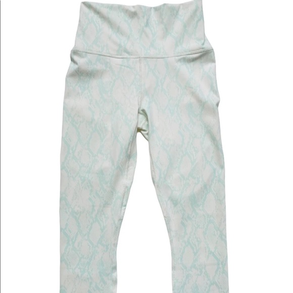 NWT Fabletics Define Ultra High-Waisted Powerhold 7/8 Leggings Sz Small - Picture 7 of 9